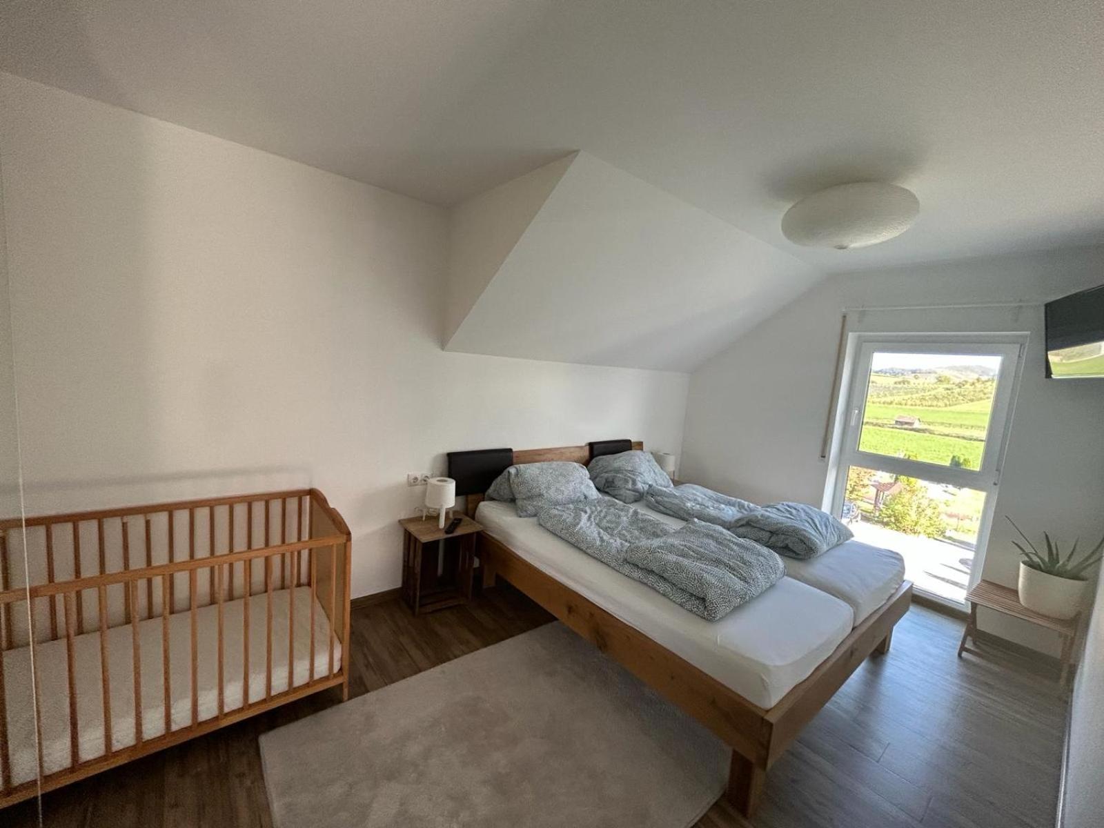 3 Zimmer Neubauwohnung In Der Schwaebischen Toskana เลอเวนชไตน์ ภายนอก รูปภาพ